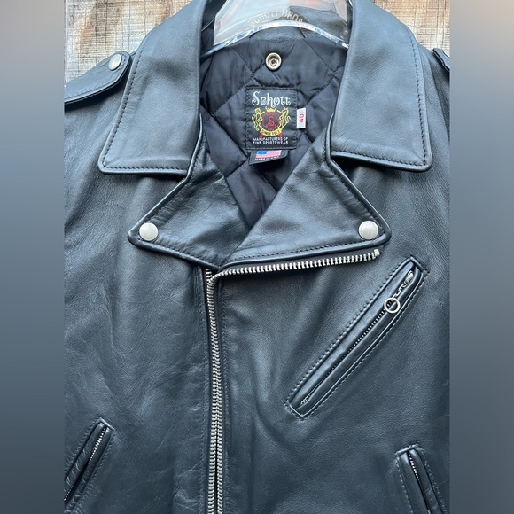 Schott NYC USA Men’s Moto Leather Jacket - Sz Medium motorcycle riding - Picture 5 of 16